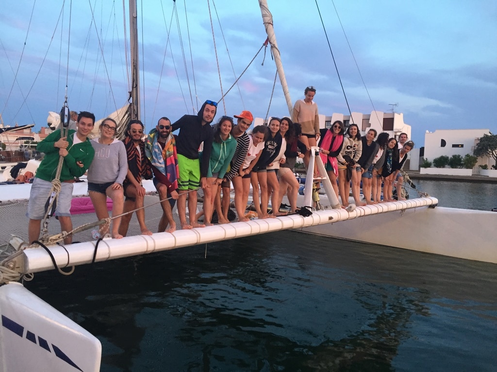 Groupe EVJF à bord du catamaran à Port-Camargue